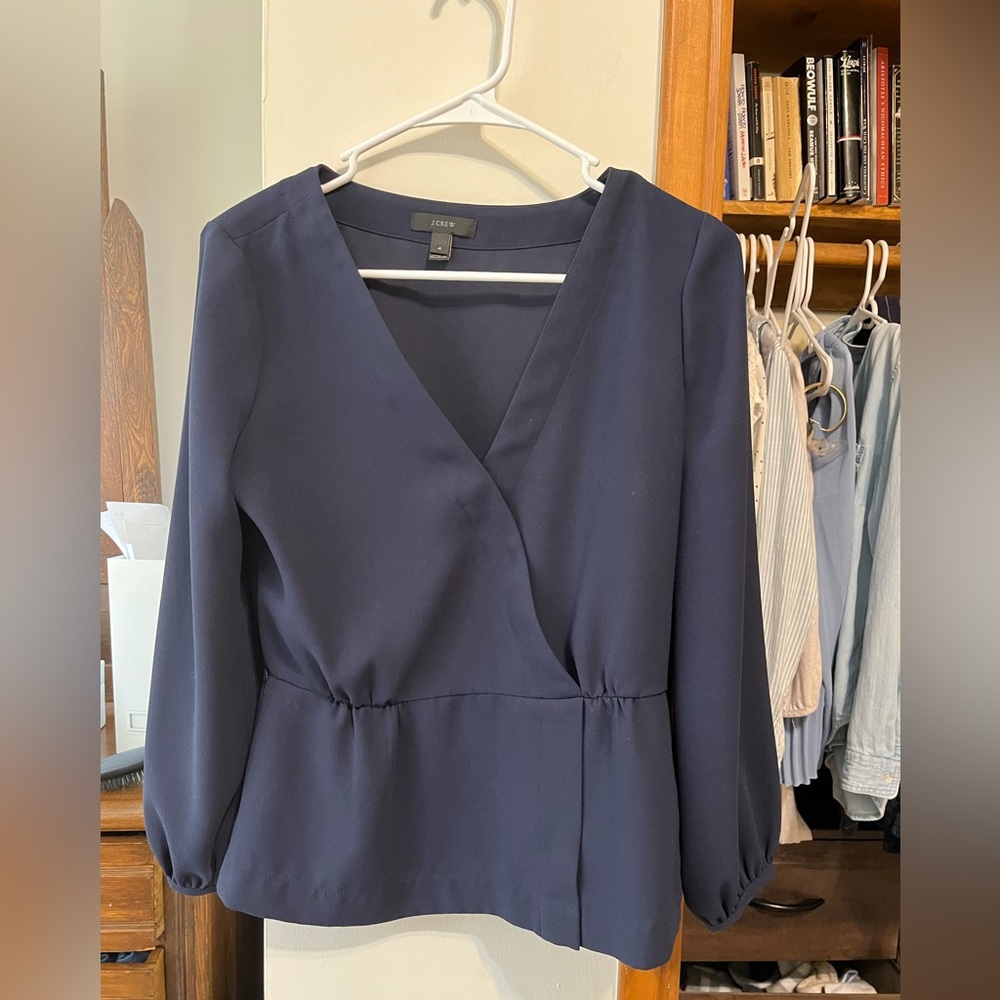 COPY - J crew blouse. Size 4, in navy color. - Picture 2 of 3